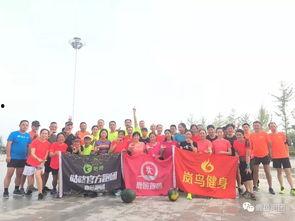 校园大赛吃瓜群众,吃瓜群众围观的热闹现场